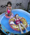Erika & mizuki in the pool www.JPG (84431 bytes)